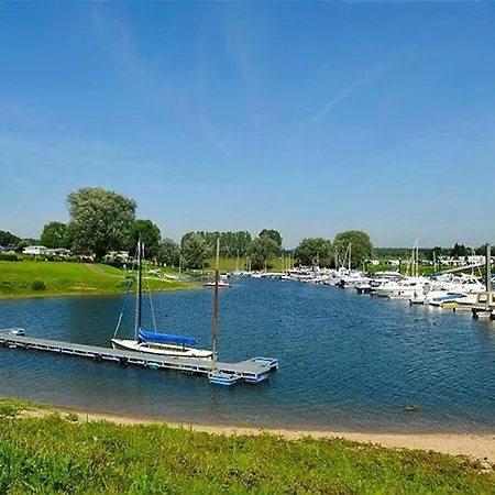 Type B Basis 4 Persoons Aan Het Water 度假村 *
