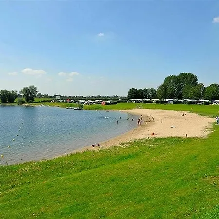 Type B Basis 4 Persoons Aan Het Water * Lathum
